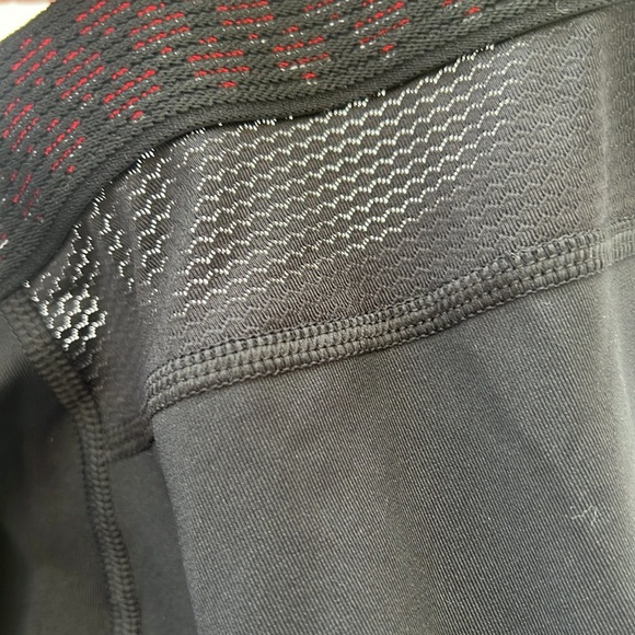 NWT Under Armour compression shorts - Picture 9 of 10